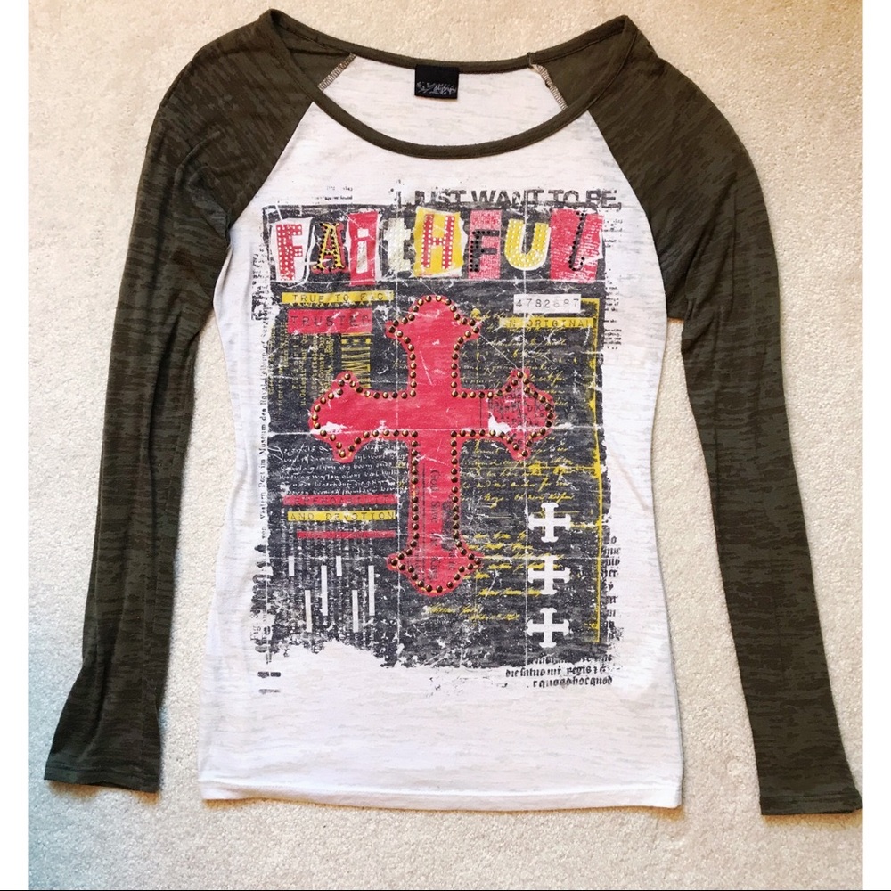 Daytrip Graphic Long Sleeve Tee